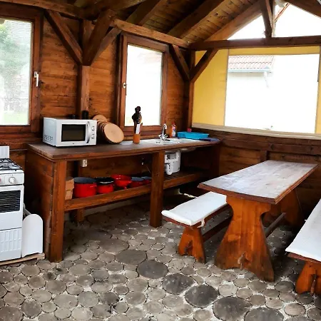 Apartamento Monzi Apartmanház