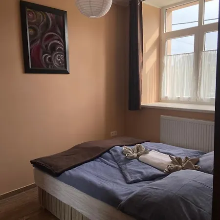 Monzi Apartmanház Apartamento