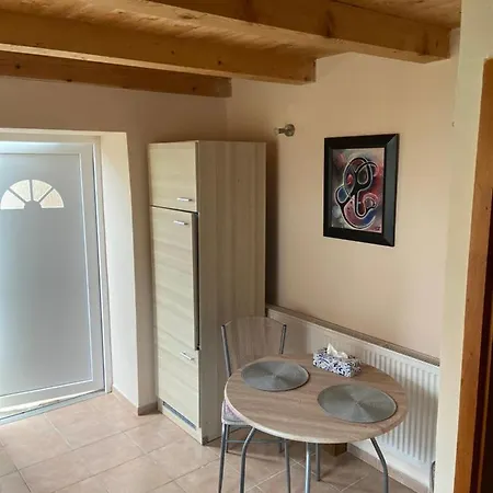Monzi Apartmanház *